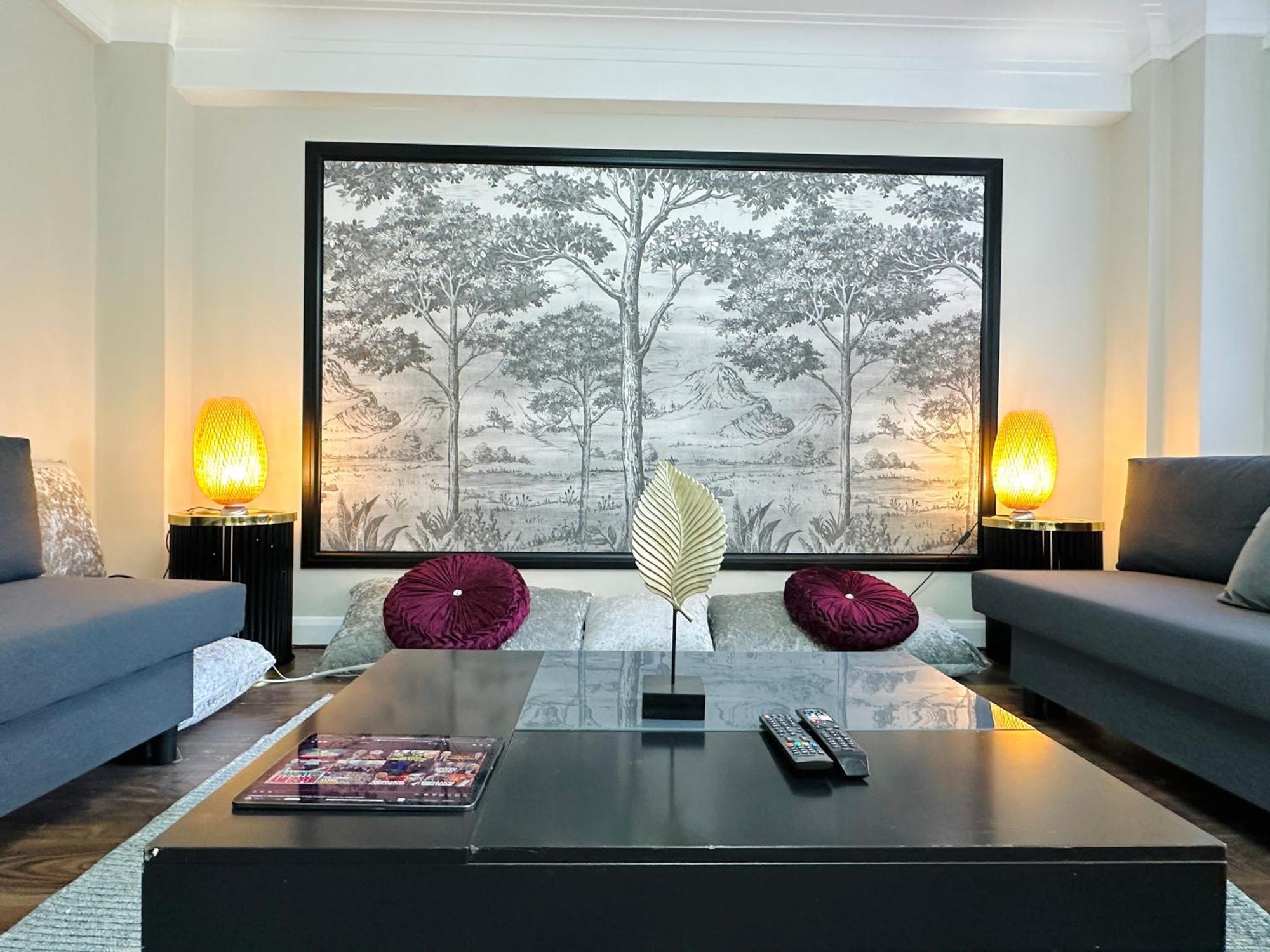 Hyde Park Comfortable Two Bedroom Apartment London Eksteriør billede
