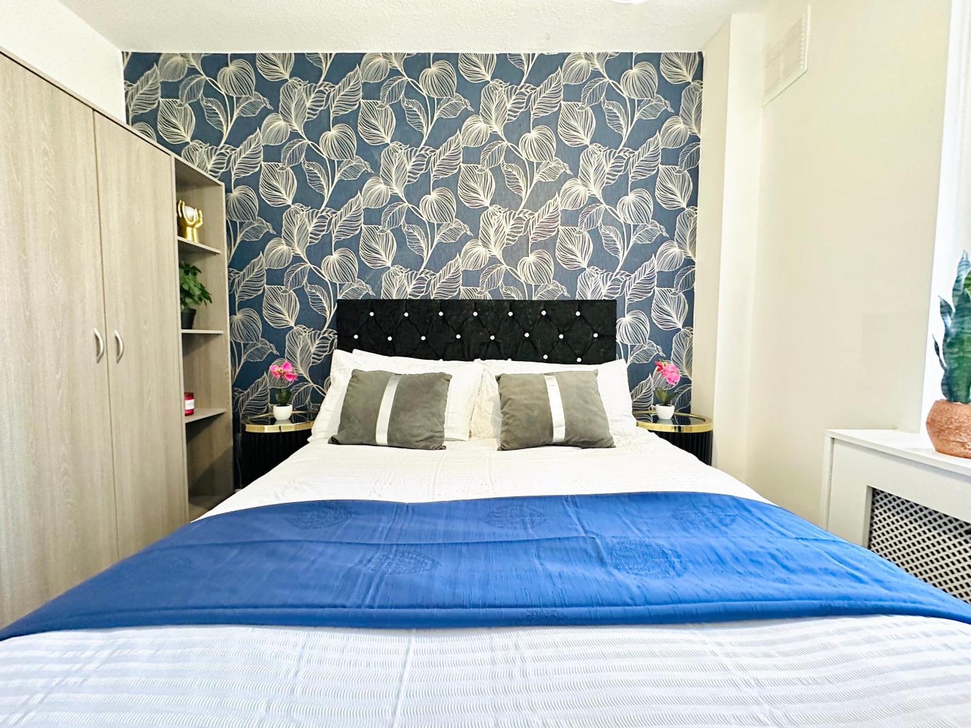 Hyde Park Comfortable Two Bedroom Apartment London Eksteriør billede